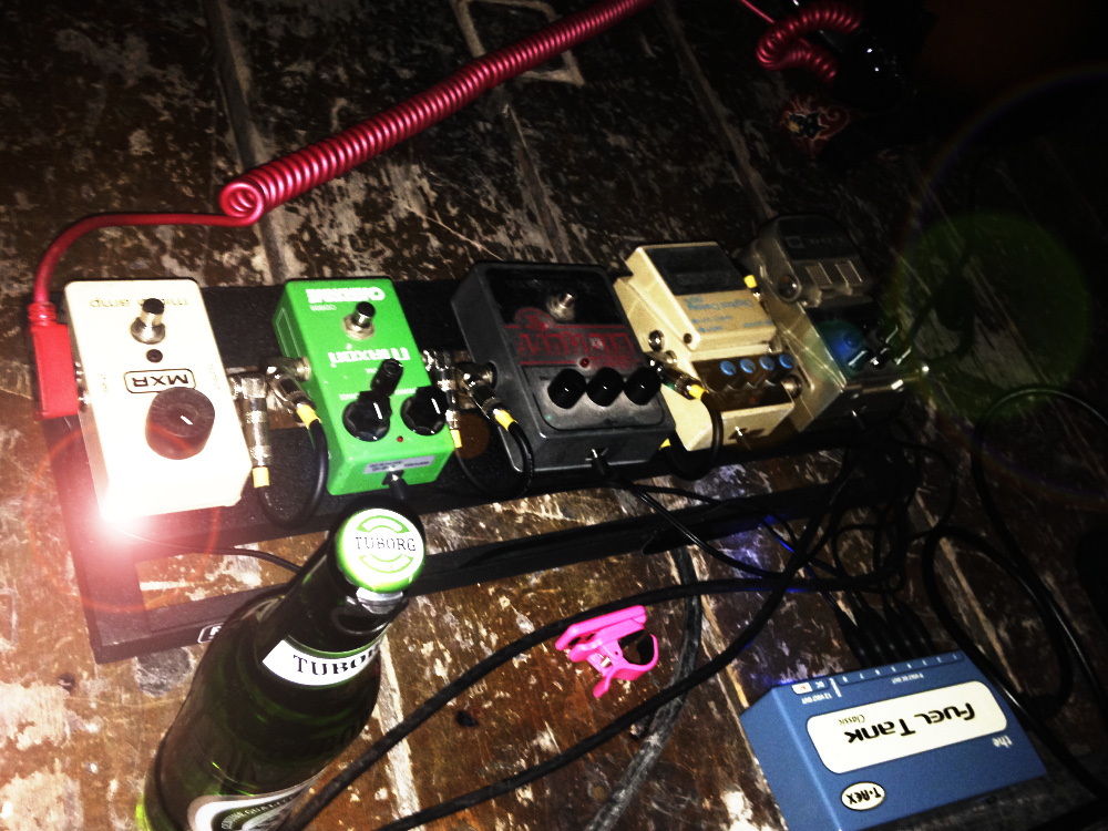 gigs_chinese-football-pedals